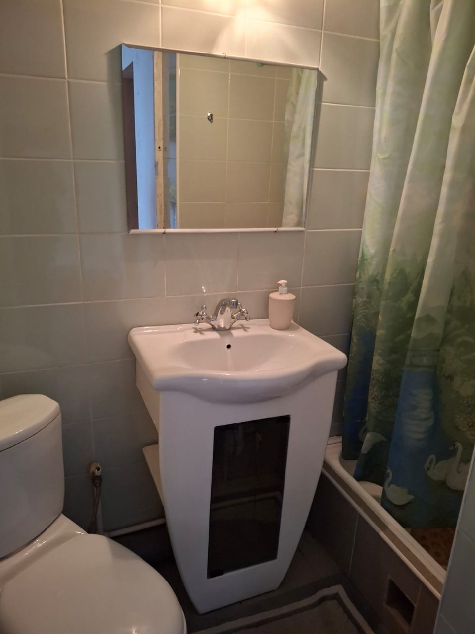 Двухместный, Гостиница Троя