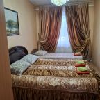 Двухместный, Гостиница Троя