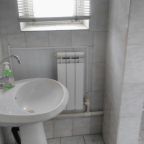 Трёхместный и более, Гостиница Троя