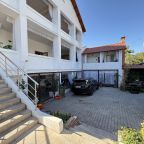 Своя ухоженная территория, Гостевой дом Бали Вилла