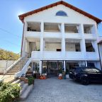 Частная парковка, Гостевой дом Бали Вилла