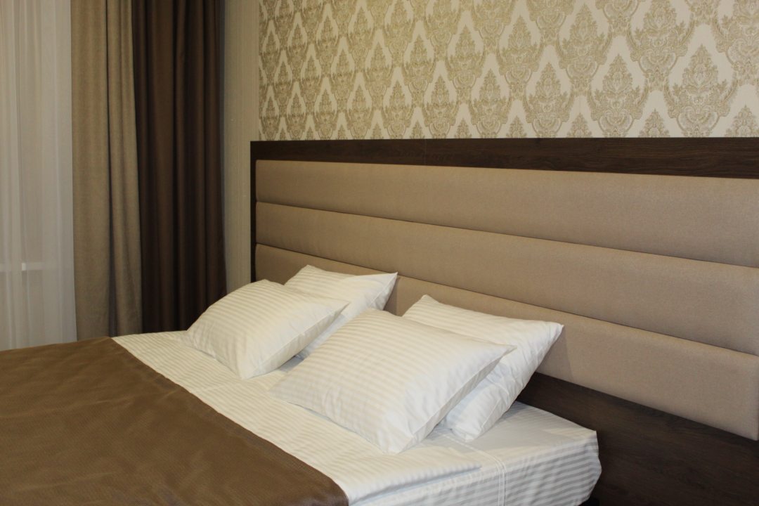 Двухместный (Улучшенный двухместный номер с 1 кроватью или 2 отдельными кроватями) гостиницы Петровский, Тихорецк