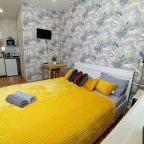 Двухместный (Студия № 4 с двуспальной кроватью, мини кухней и санузлом с душем), Апартаменты/квартиры KazanMallHouse