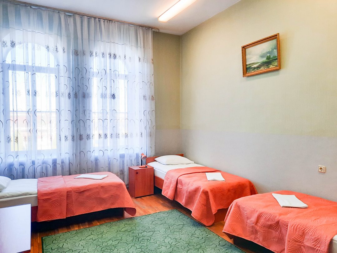 Четырехместный (Кровать в 4-местном номере эконом) отеля Smart Hotel KDO Калуга
