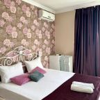 Люкс (Двухкомнатный люкс с балконом и видом на море), Гостевой дом Санни Хаус