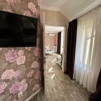 Люкс (Двухкомнатный люкс с балконом и видом на море), Гостевой дом Санни Хаус