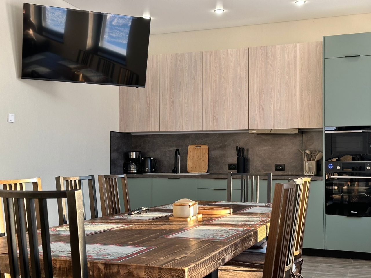 Кухня - столовая