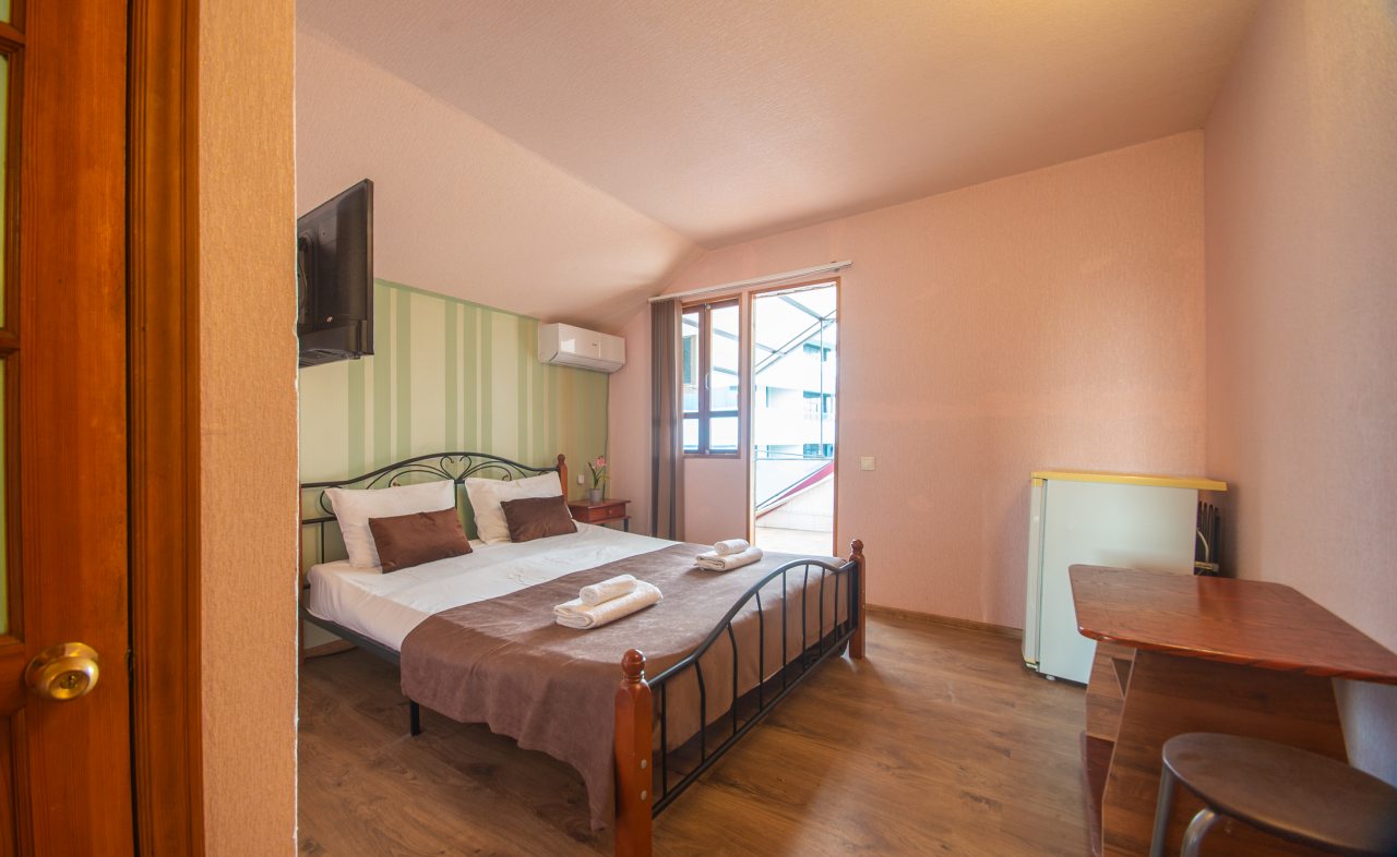 Двухместный (Двухместный стандарт с балконом), Гостевой дом ST Hotel