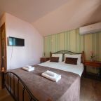 Двухместный (Двухместный стандарт с балконом), Гостевой дом ST Hotel