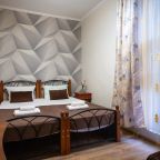 Трёхместный и более (Трехместный стандарт), Гостевой дом ST Hotel