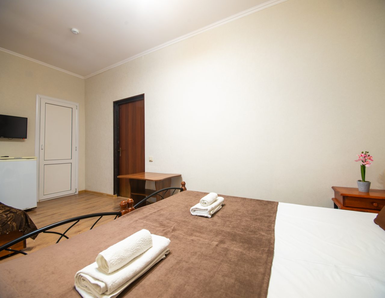 Трёхместный и более (Трехместный стандарт), Гостевой дом ST Hotel