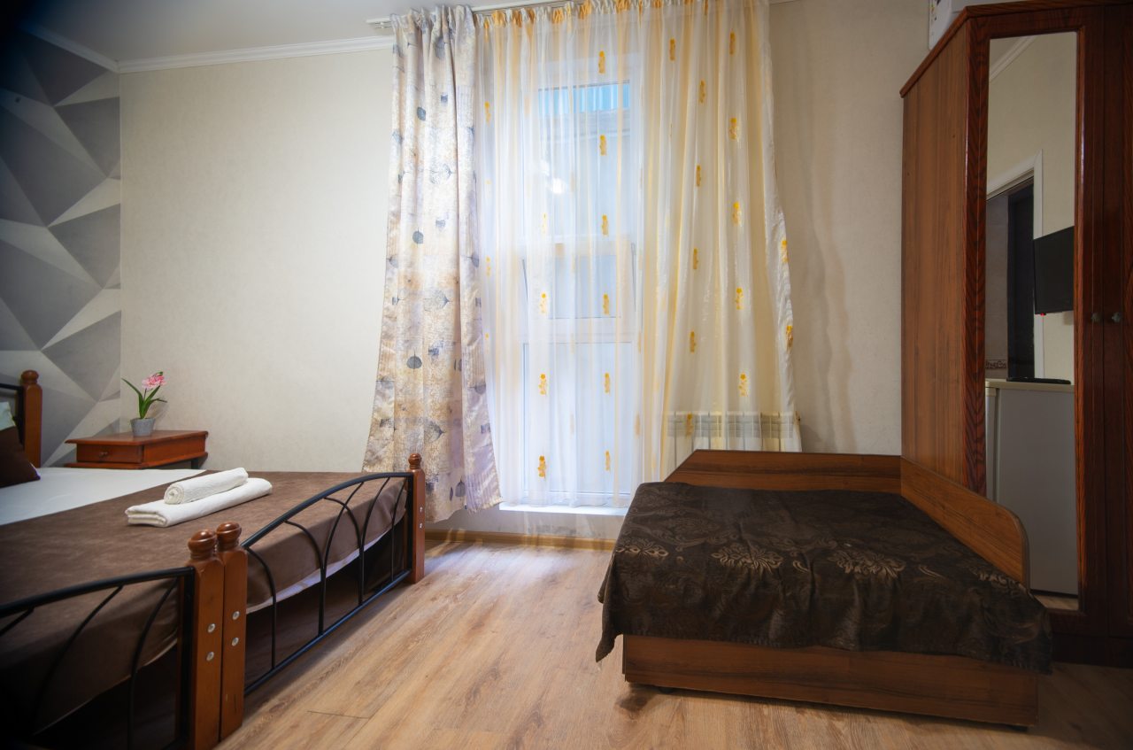 Трёхместный и более (Трехместный стандарт), Гостевой дом ST Hotel