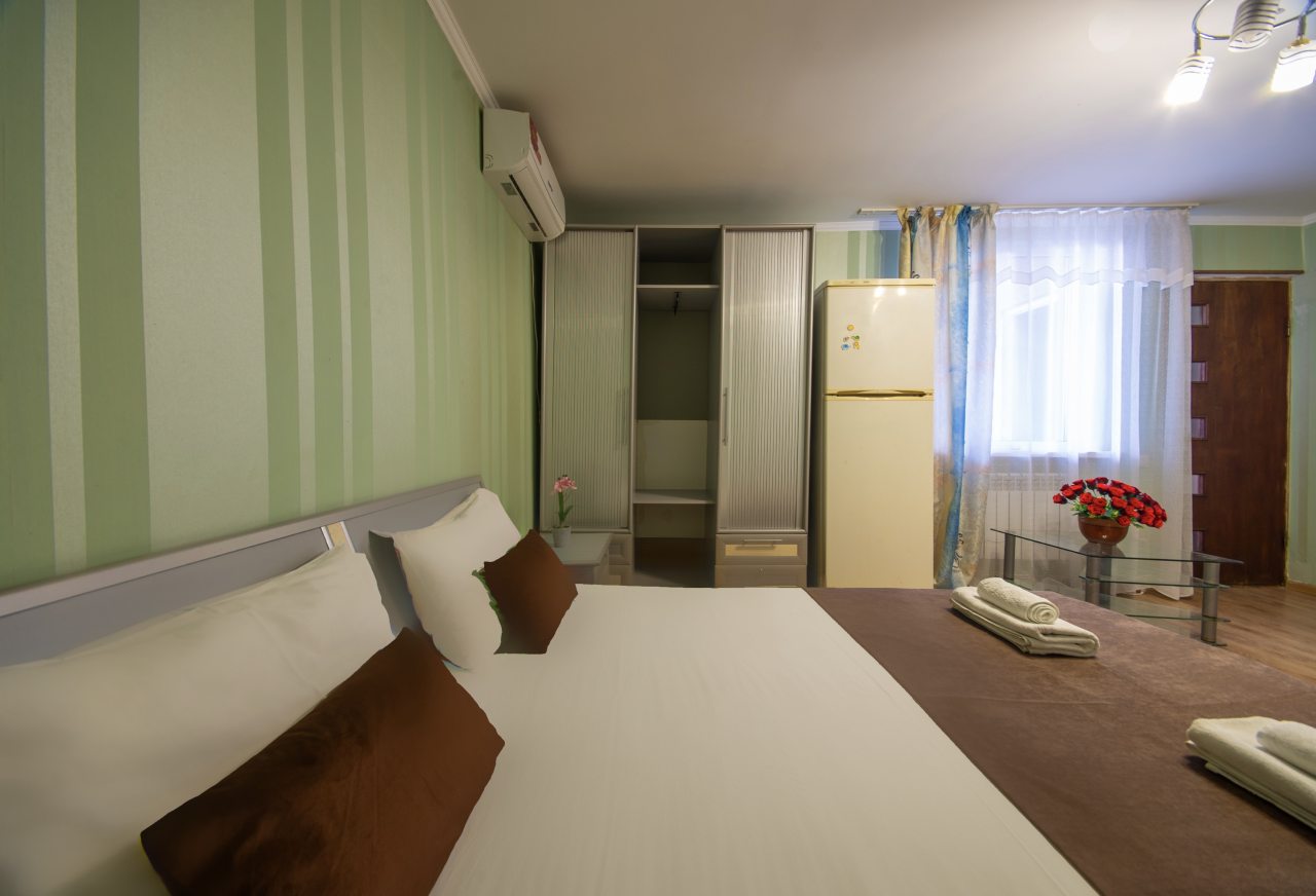 Пятиместный (Двухкомнатный стандарт с балконом), Гостевой дом ST Hotel