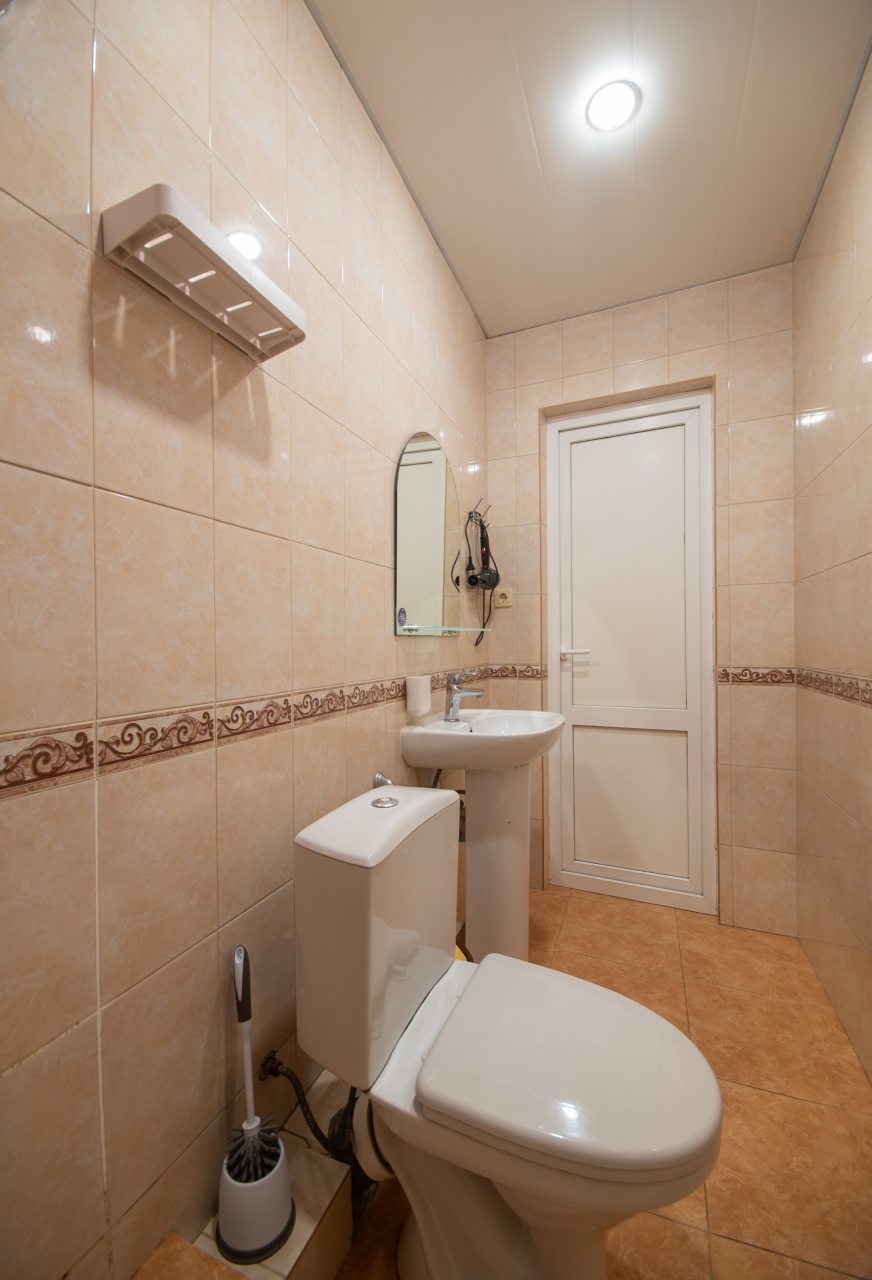 Пятиместный (Двухкомнатный стандарт с балконом), Гостевой дом ST Hotel