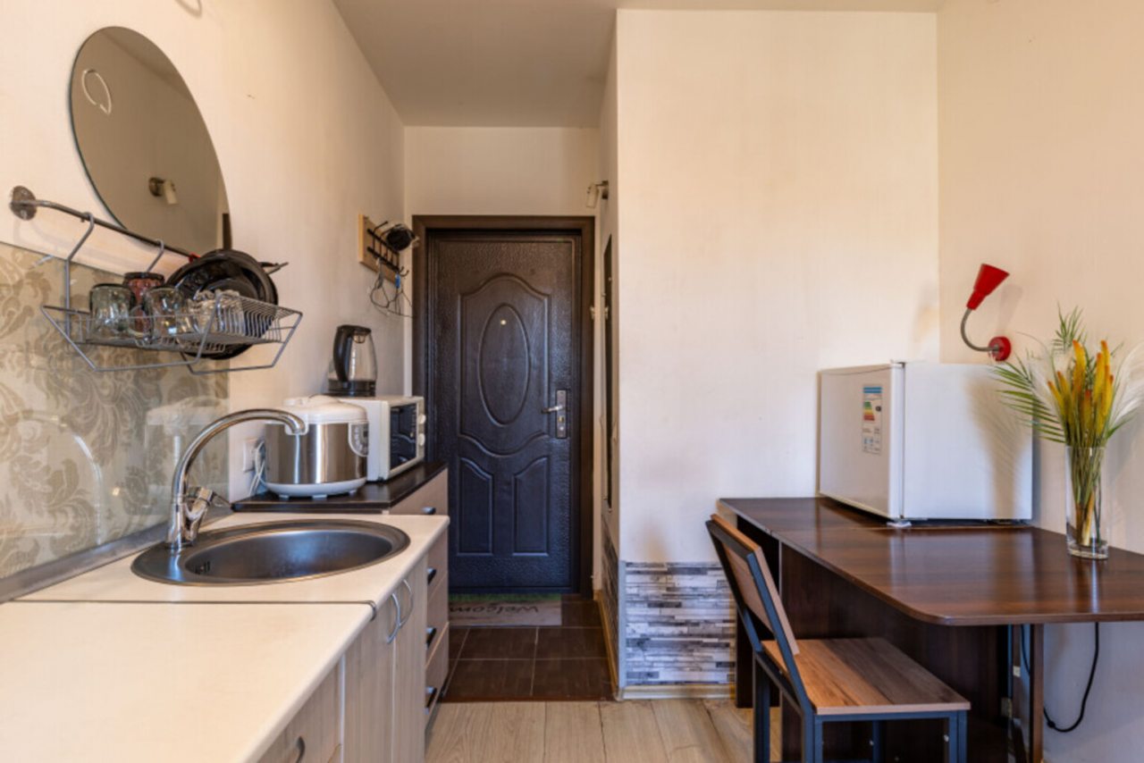 Двухместный (Двухместный номер с одной кроватью и общим сан.узлом (1 на 2 номера)), Апартаменты City Lights Коломенская