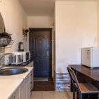 Двухместный (Двухместный номер с одной кроватью и общим сан.узлом (1 на 2 номера)), Апартаменты City Lights Коломенская