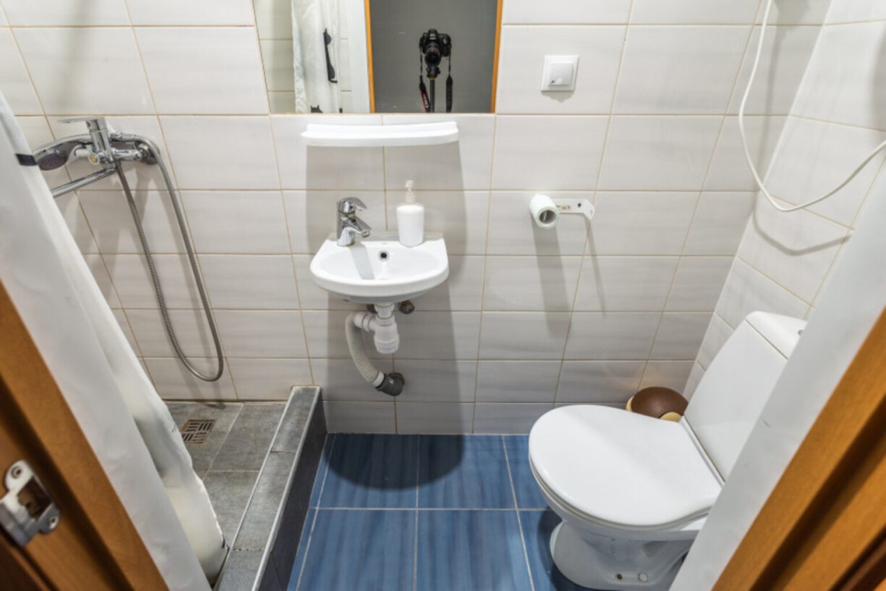 Двухместный (Двухместный номер с одной кроватью и общим сан.узлом (1 на 2 номера)), Апартаменты City Lights Коломенская