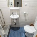 Двухместный (Двухместный номер с одной кроватью и общим сан.узлом (1 на 2 номера)), Апартаменты City Lights Коломенская