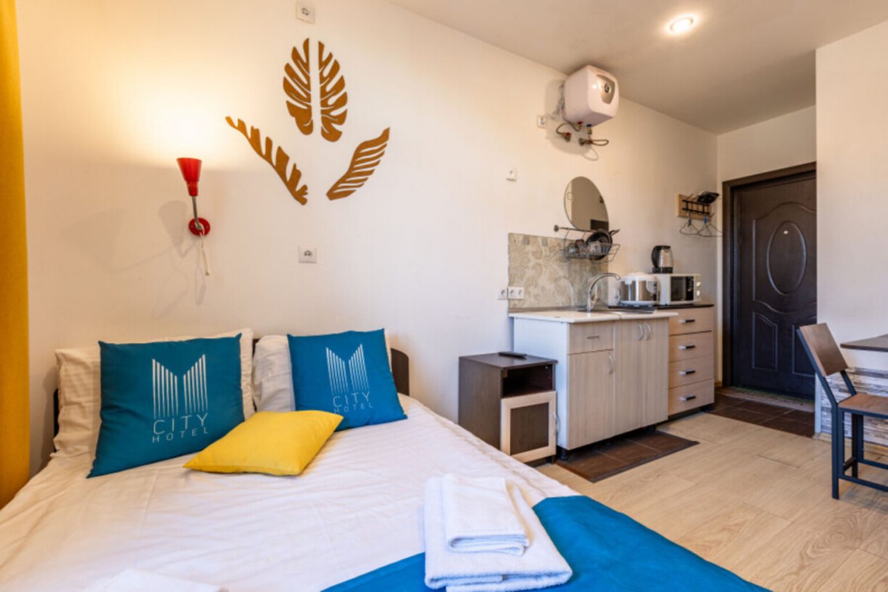 Двухместный (Двухместный номер с одной кроватью и общим сан.узлом (1 на 2 номера)), Апартаменты City Lights Коломенская