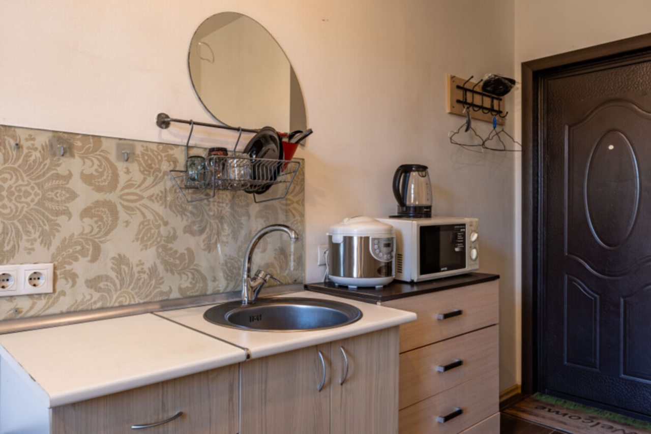 Двухместный (Двухместный номер с одной кроватью и общим сан.узлом (1 на 2 номера)), Апартаменты City Lights Коломенская