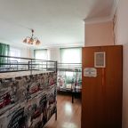 Ваш уголок в мужской комнате на десять обитателей.