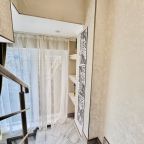 Люкс (Двухэтажная с балконом 92), Апартаменты ЖК Дельфин