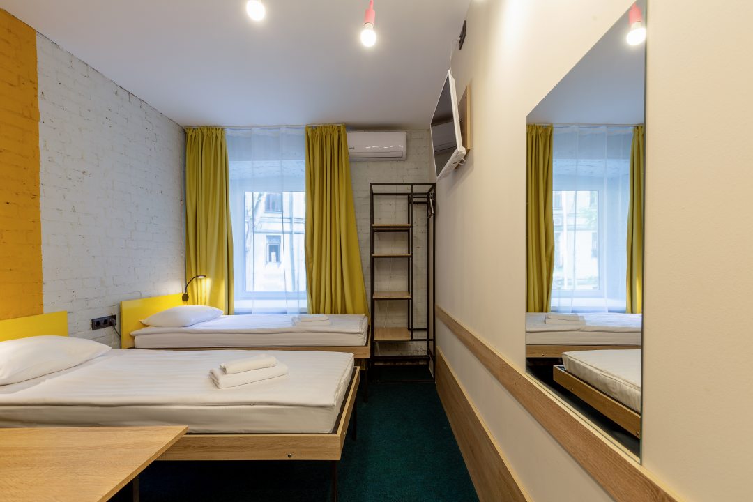 Двухместный (Стандартный двухместный номер с собственной ванной и раздельными кроватями) отеля Axel Hotel & Hostel, Москва