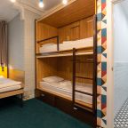 Семейный (Четырёхместный номер с собственной ванной), Отель Axel Hotel & Apartments