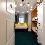 Семейный (Четырёхместный номер с собственной ванной), Отель Axel Hotel & Apartments