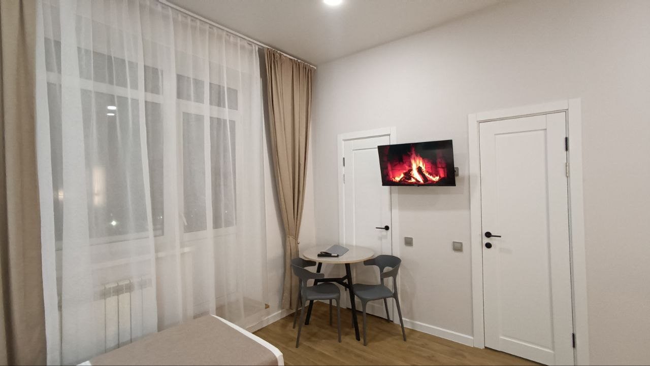 Апартаменты (Четырехместный комфорт с балконом на улицу), Апартаменты Седьмое небо