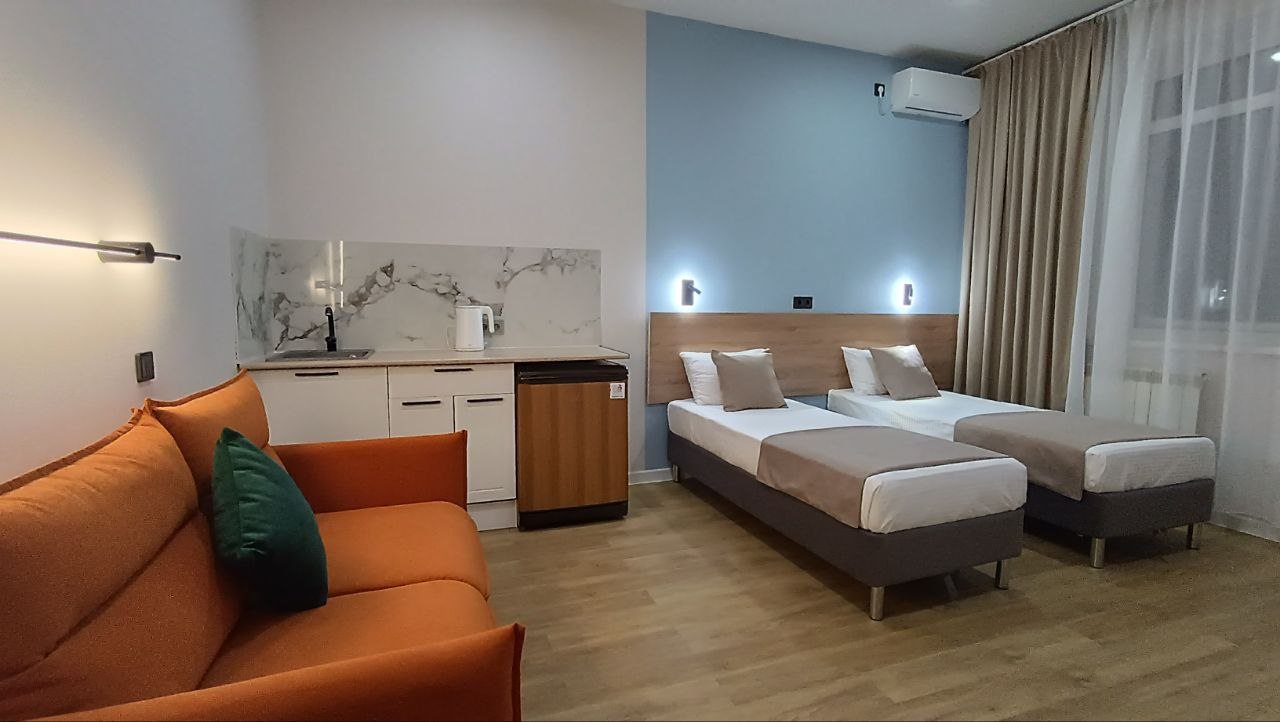 Апартаменты (Четырехместный комфорт с балконом на улицу), Апартаменты Седьмое небо