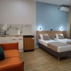 Апартаменты (Четырехместный комфорт с балконом на улицу), Апартаменты Седьмое небо