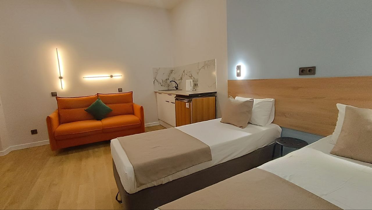 Апартаменты (Четырехместный комфорт с балконом на улицу), Апартаменты Седьмое небо