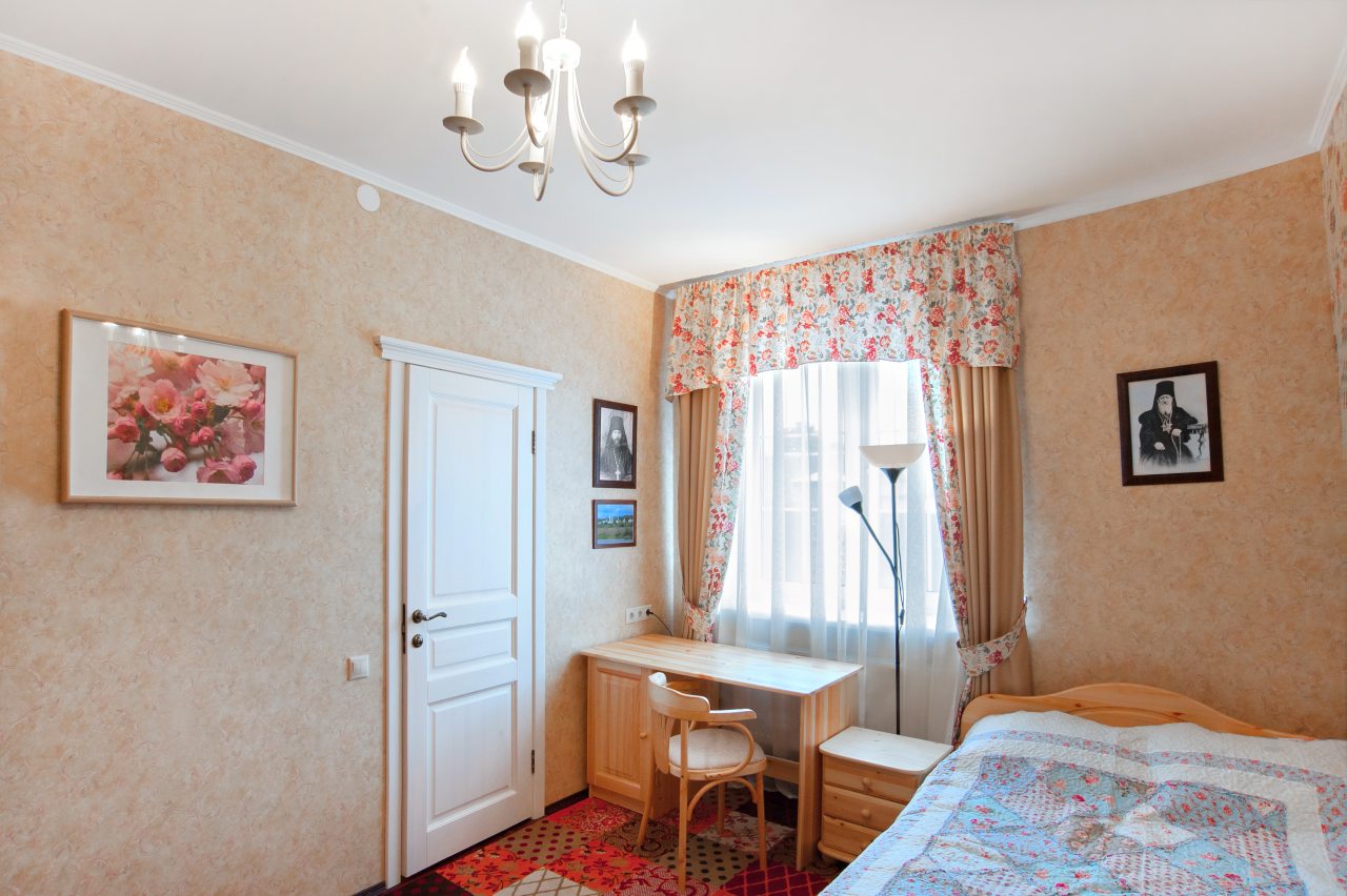 Полулюкс, Дом для гостей Оптины