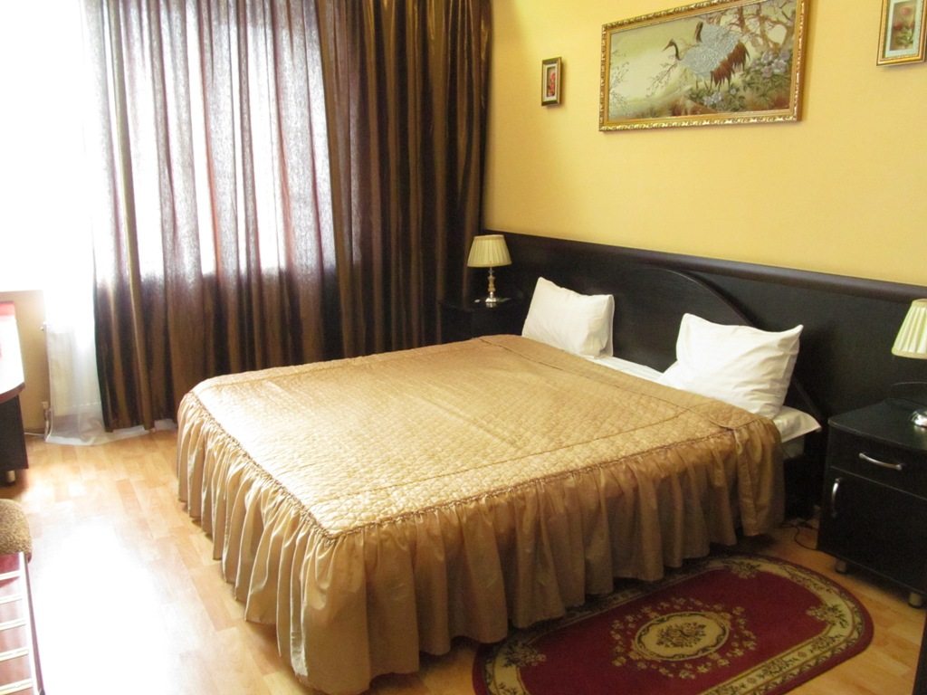 Двухместный (Стандарт однокомнатный с двуспальной кроватью) отеля Арго, Симферополь