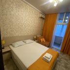 Апартаменты (С видом на сад), Мини-отель Joy Apartments