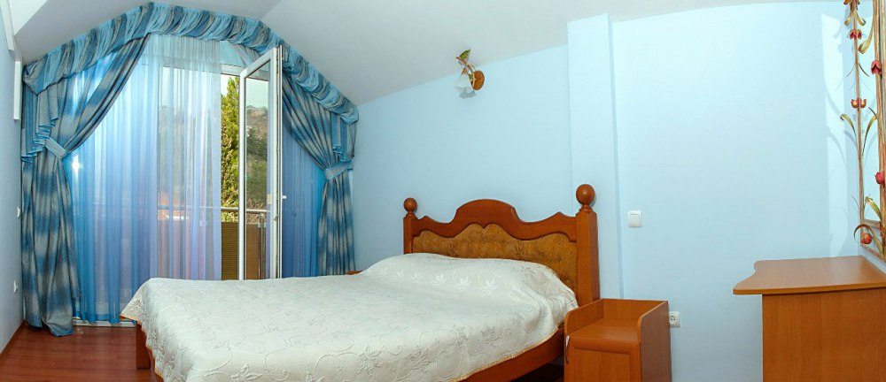 Семейный (Семейный номер с видом на море) отеля Афродита, Утес, Крым