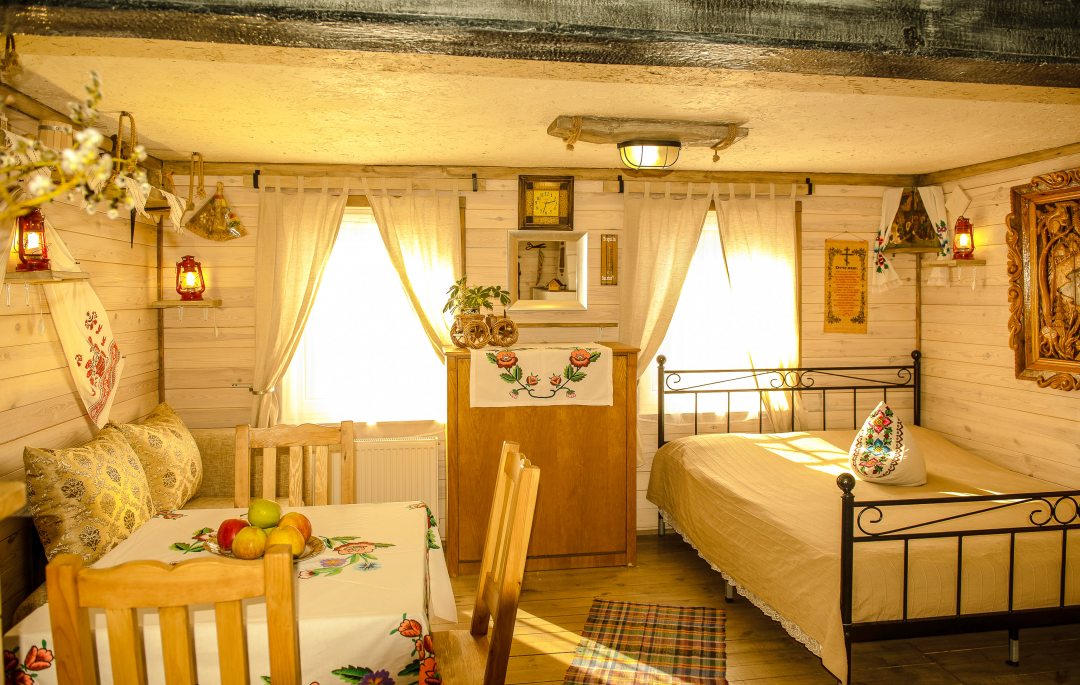 Апартаменты (Апартаменты Белорусская хата) мини-отеля агроусадьба Беловежское поместье, Каменюки