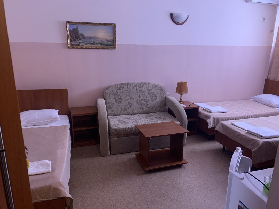 Трёхместный и более (трехместный), Гостевой дом RICH