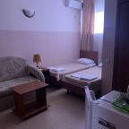 Трёхместный и более (трехместный), Гостевой дом RICH