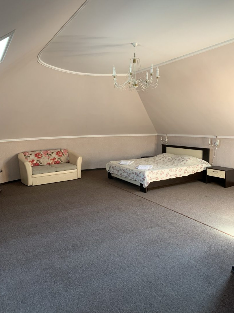 Трёхместный и более (трехместный комфорт), Гостевой дом RICH