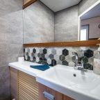 Баня, Гостевой дом Happyinn
