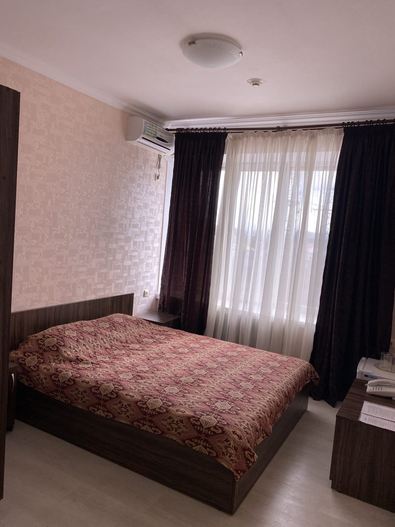 Двухместный (Стандарт двухместный (двуспальная кровать)) гостиницы Бархат, Самара