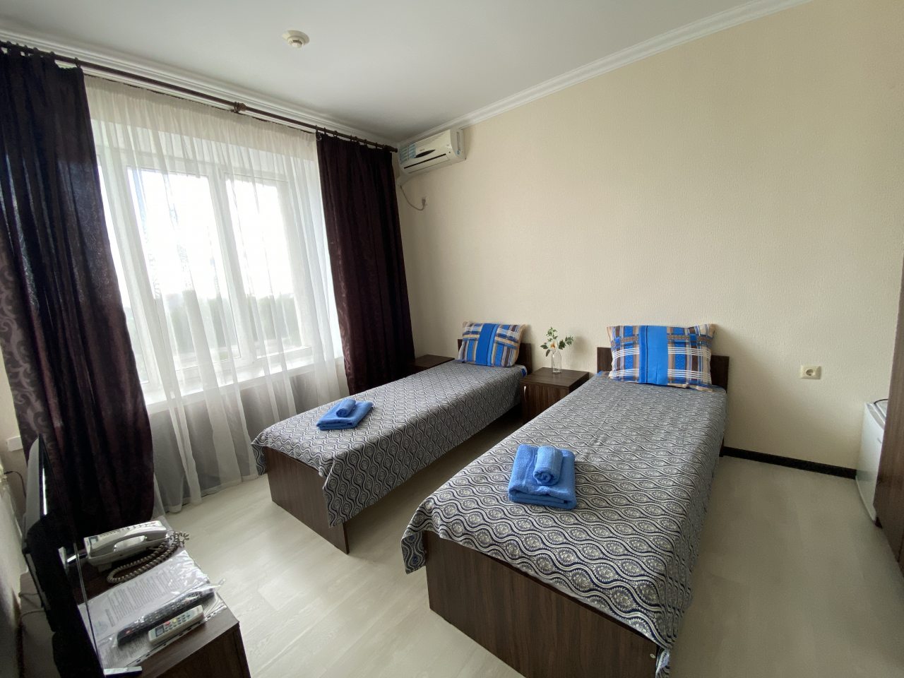 Двухместный (Стандартный двухместный номер с двумя раздельными кроватями) гостиницы Бархат, Самара