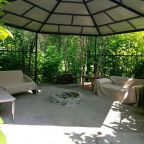 Зона с кострищем и мангалом