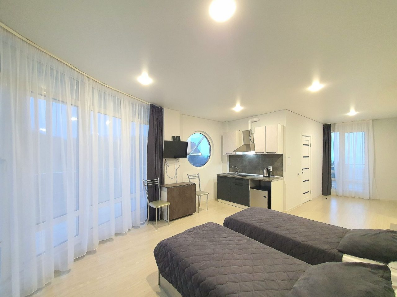 Апартаменты (Студио), Апартаменты All Seasons Family Hotel