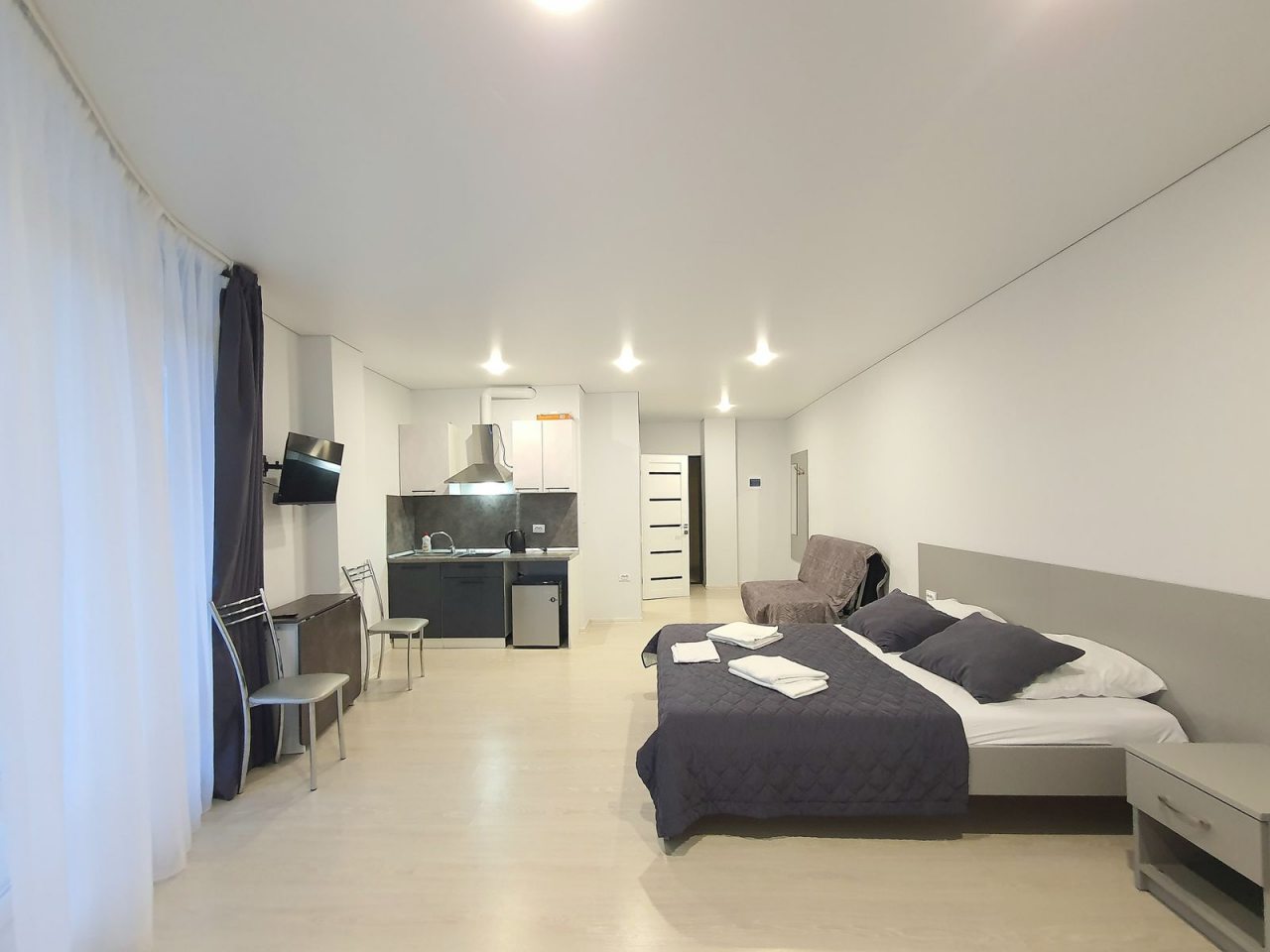 Апартаменты (Студио), Апартаменты All Seasons Family Hotel
