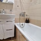 Квартира (Трехкомнатная у Нижегородской Ярмарки, бульвар Мира, 5), Апартаменты Стрелка-гостевые квартиры