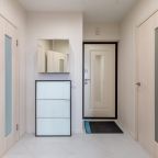 Уютная и светлая квартира у озера с лоджией