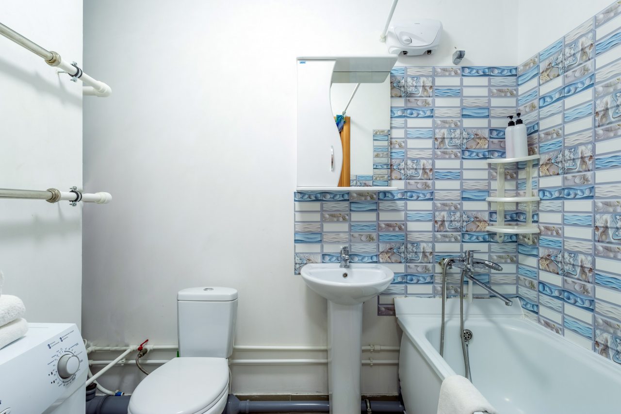 Яркая студия рядом с озером